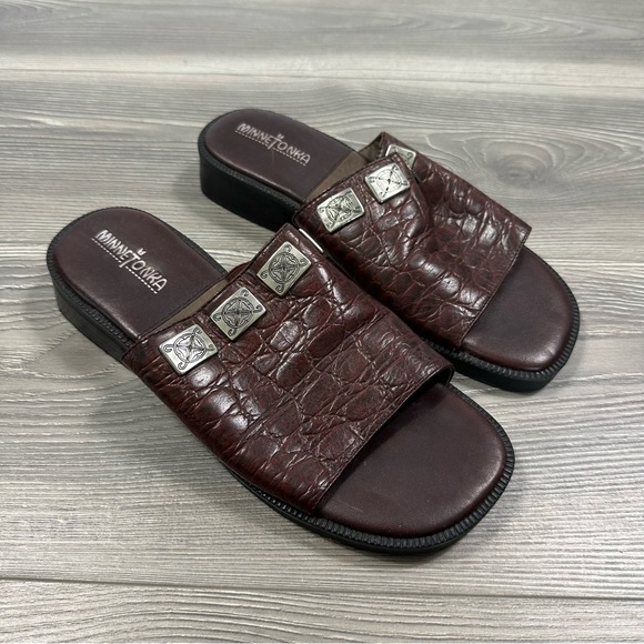 Minnetonka Brown Leather Slide Sandals Silver Western Buckle Detail Size 7 - Picture 1 of 5